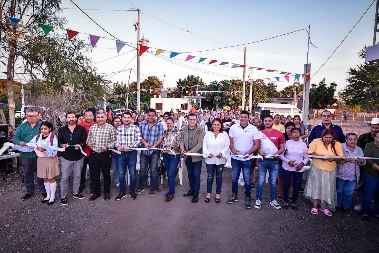 Justicia social para El Recreo, inaugura Alcalde Edgar González obra de electrificación en la colonia Ampliación.