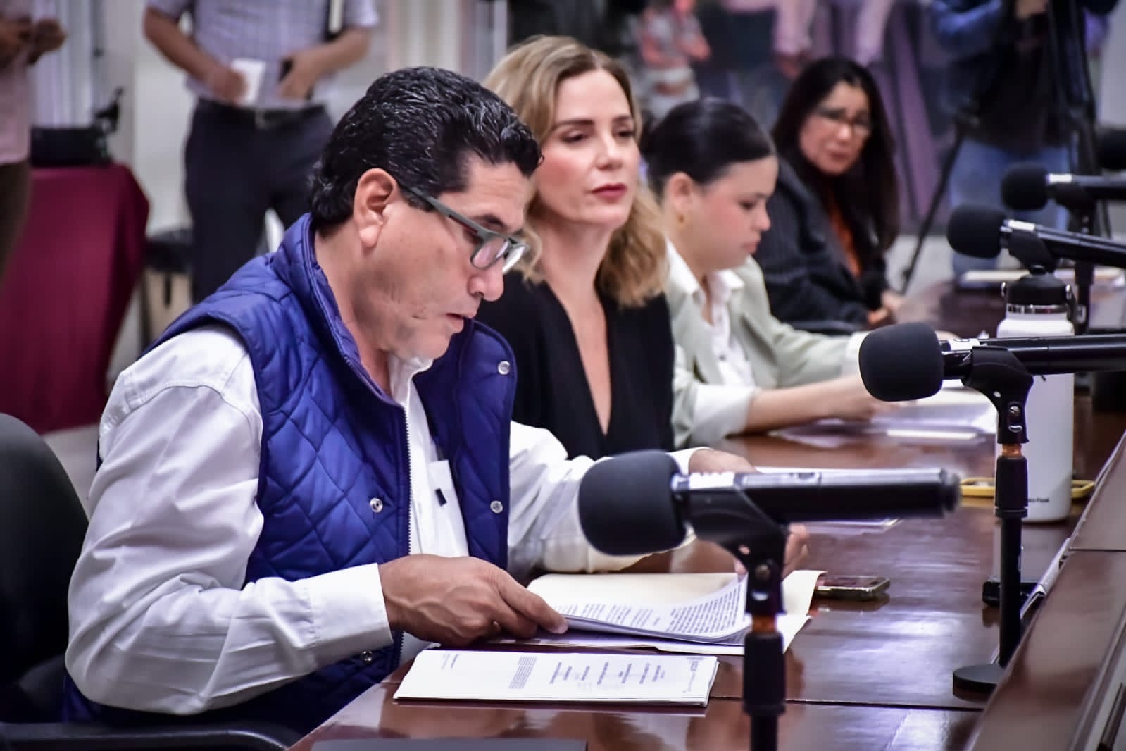 LIBERA GOBIERNO MUNICIPAL ESPACIOS DE ESTACIONAMIENTO EN LA VÍA PÚBLICA, SIN ESTRANGULAR LA CIRCULACIÓN VEHICULAR.