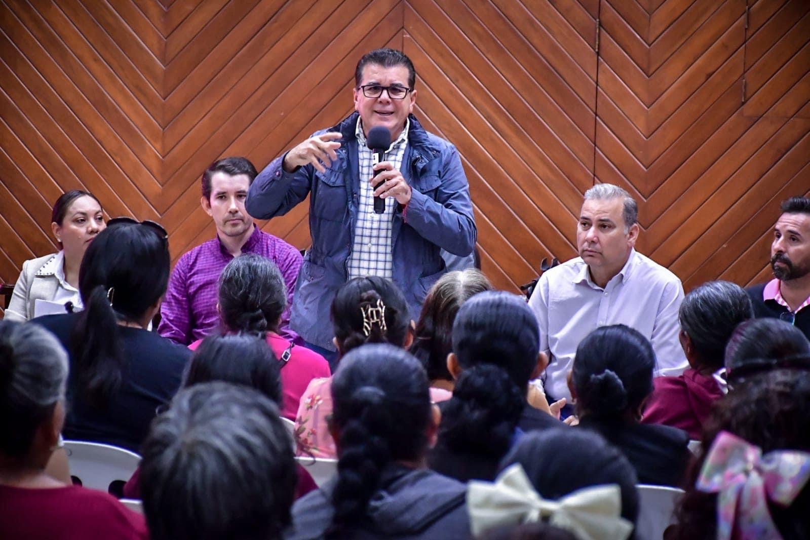 ”NO SE ME HACE JUSTO LO QUE HAN PASADO Y LO QUE HAN VIVIDO Y ES HORA QUE TODAS LA AUTORIDADES NOS SUMEMOS A ESE GRAN ESFUERZO”; EDGAR GONZÁLEZ.