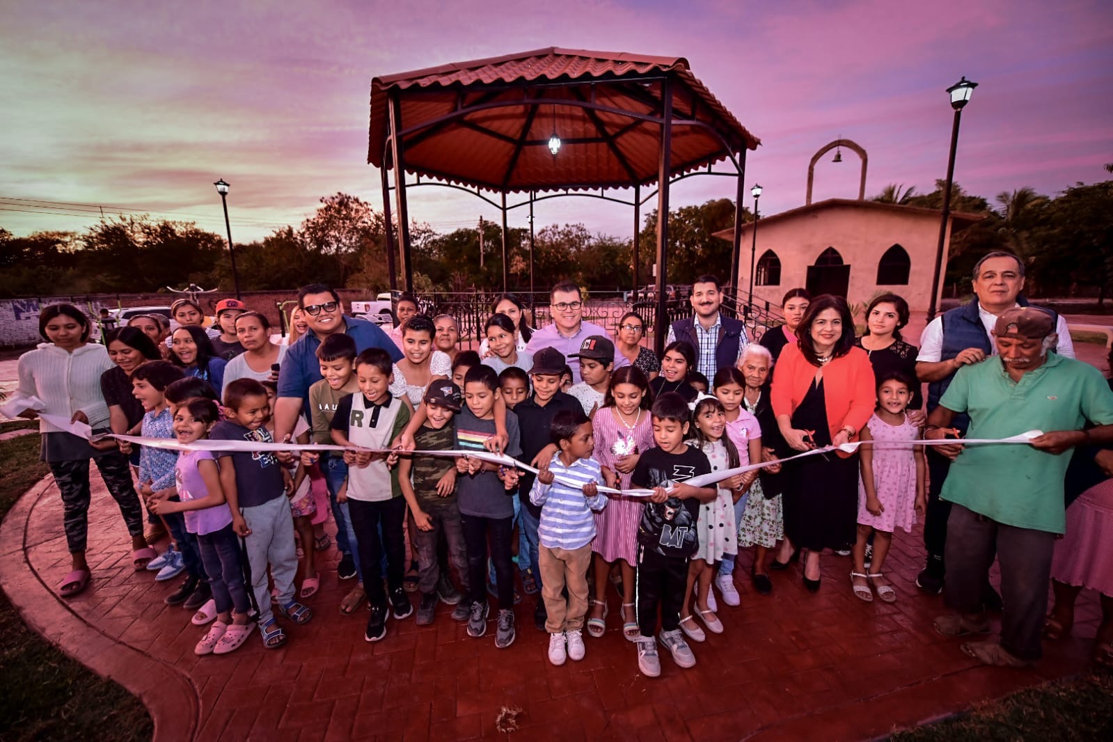 ¡DE ESTRENO! COMUNIDAD DE CALERITAS INAUGURA SU PLAZUELA.