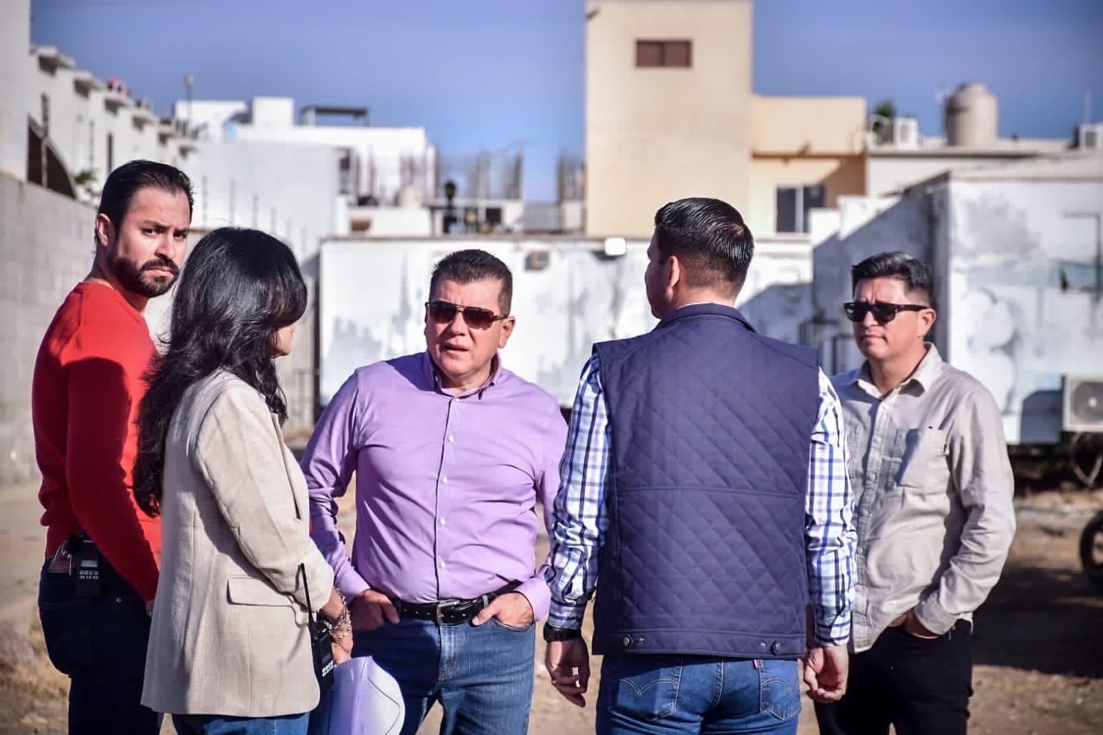 VISITA EDGAR GONZÁLEZ PRÓXIMO CAMPAMENTO PARA OBRAS Y SERVICIOS PÚBLICOS