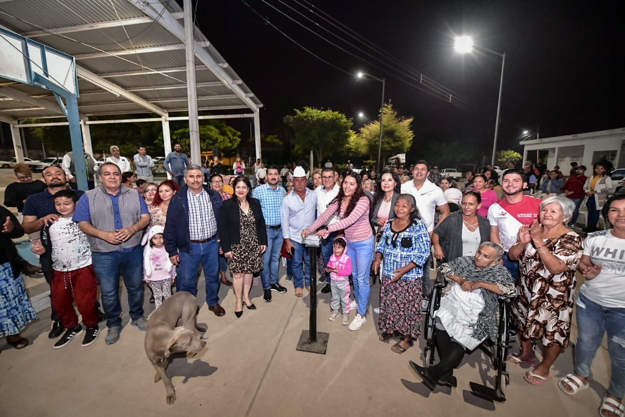 LOS ZAPOTES SE CONVIERTEN EN LA COMUNIDAD NÚMERO 40 ILUMINADA.