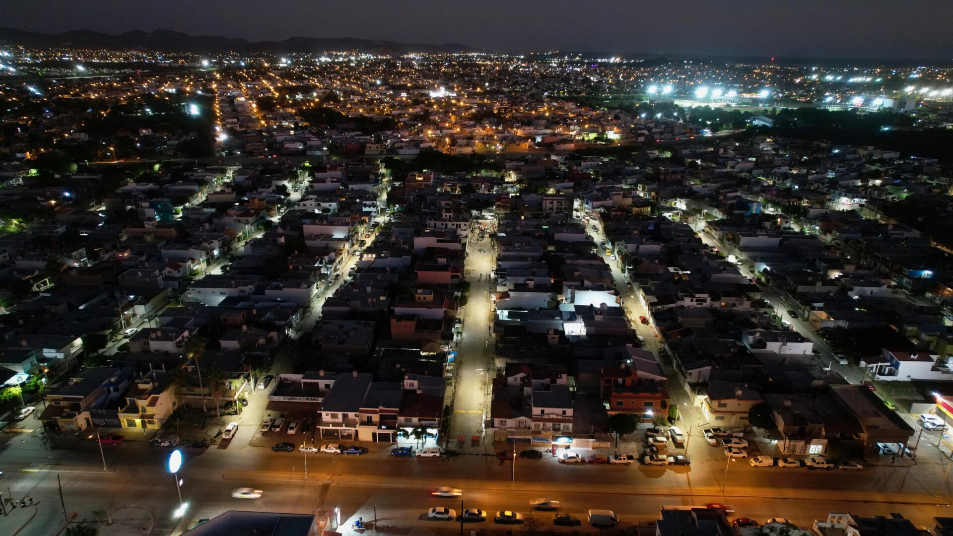 MODERNIZAN ALUMBRADO PÚBLICO DE JACARANDAS CON LA INSTALACIÓN DE LÁMPARAS LED.