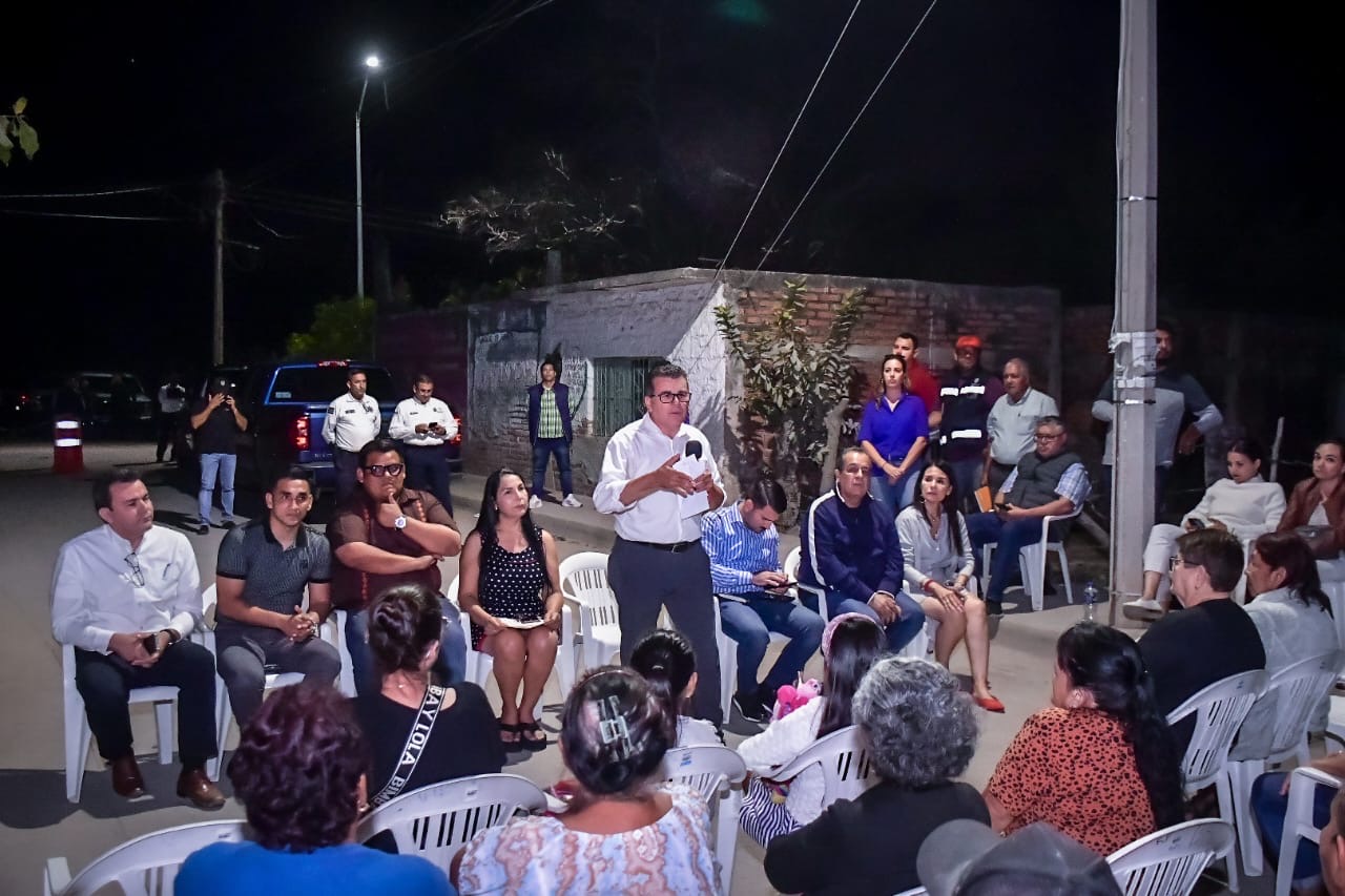 CON NUEVAS LÁMPARAS LED EL GOBIERNO MUNICIPAL ILUMINA VILLA UNIÓN.