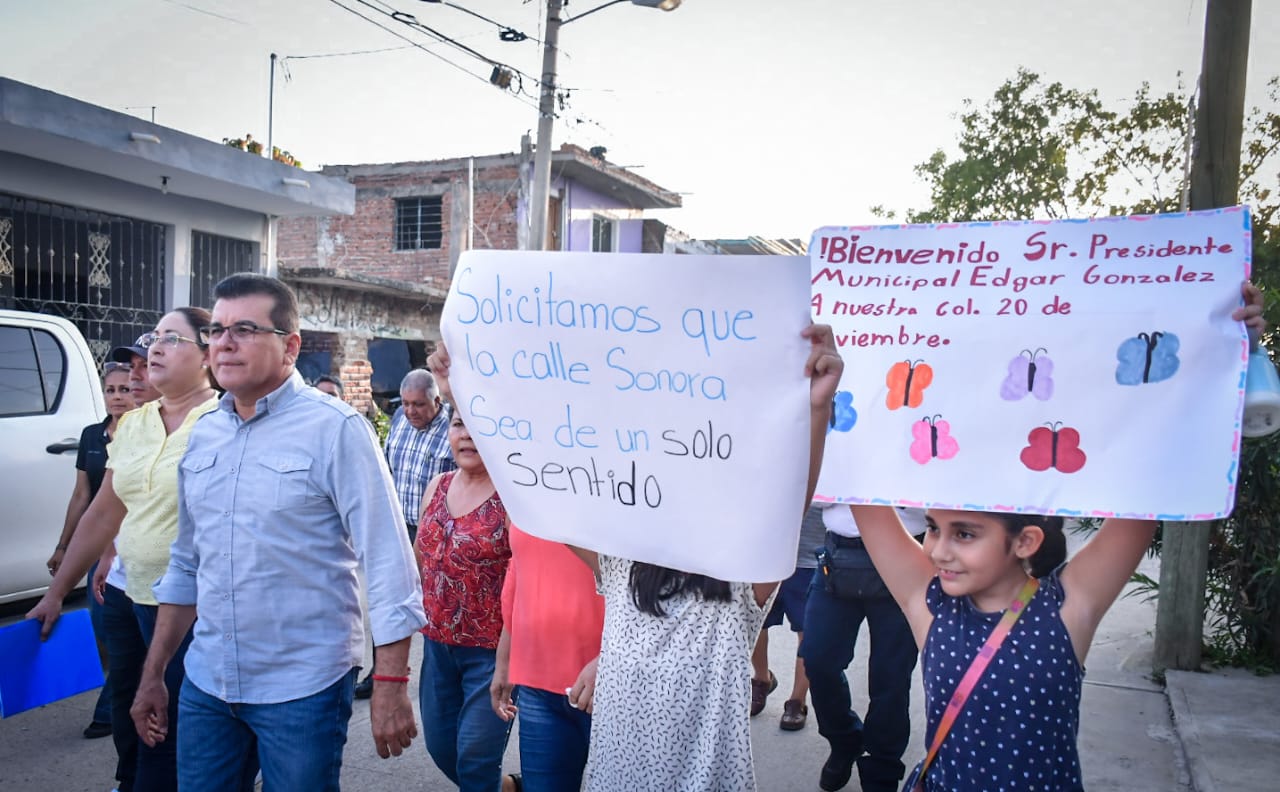 “Tengo 48 años viviendo en esta colonia y ningún presidente había caminado por nuestras calles”, vecina de la colonia 20 de Noviembre.