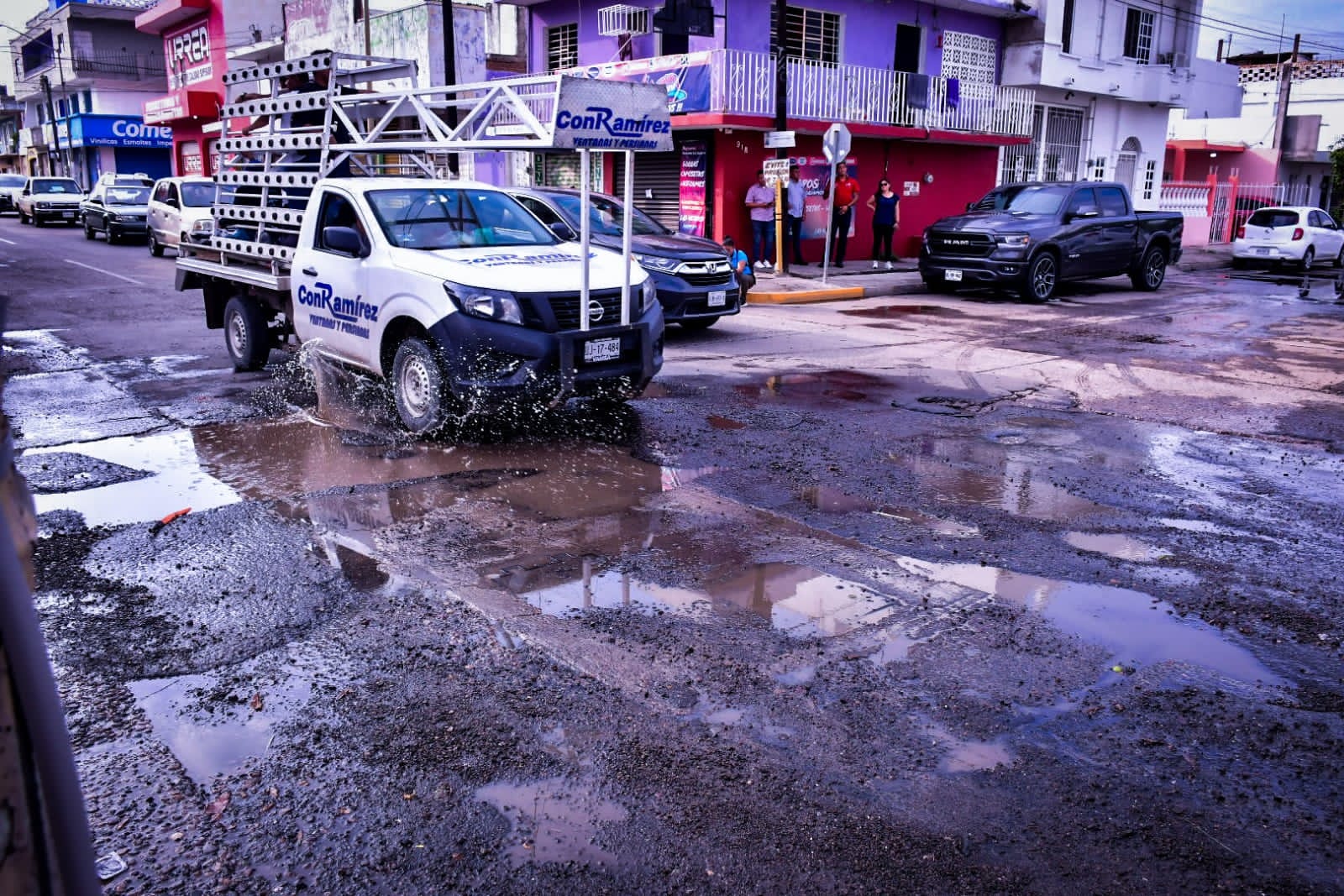 Anuncia el Alcalde ‘cirugía mayor’ para la Avenida Insurgentes.