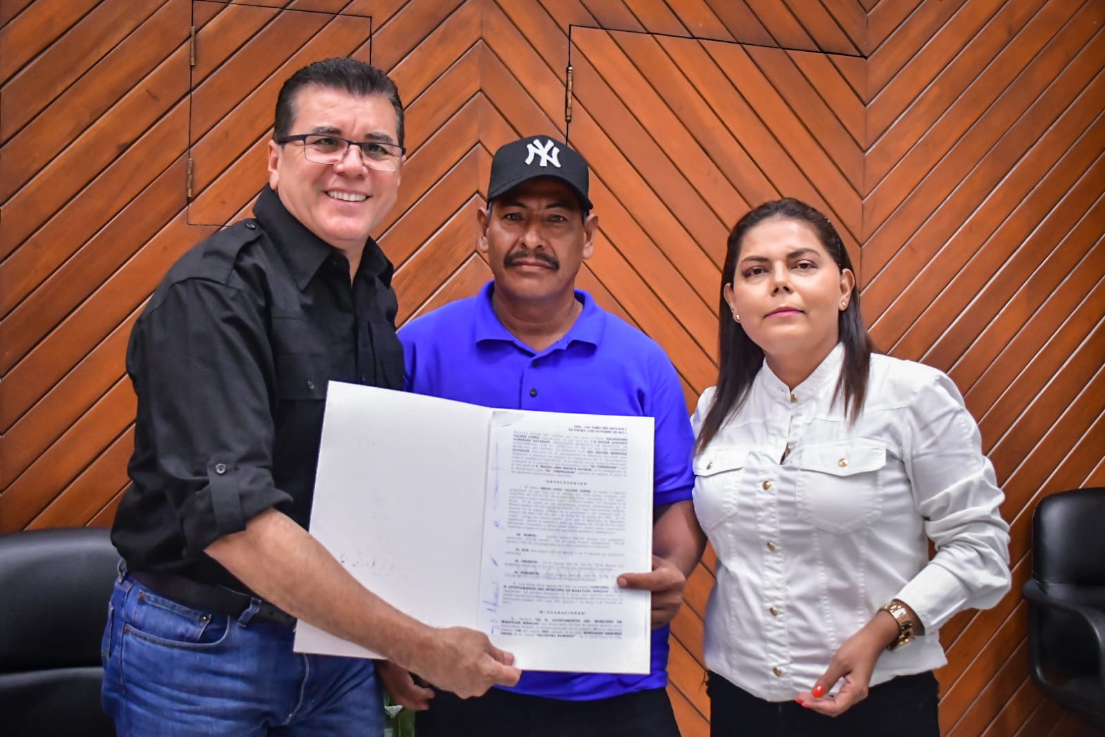 Después de 15 años, Magdaleno Mojica Patrón recibe certeza jurídica de su hogar.