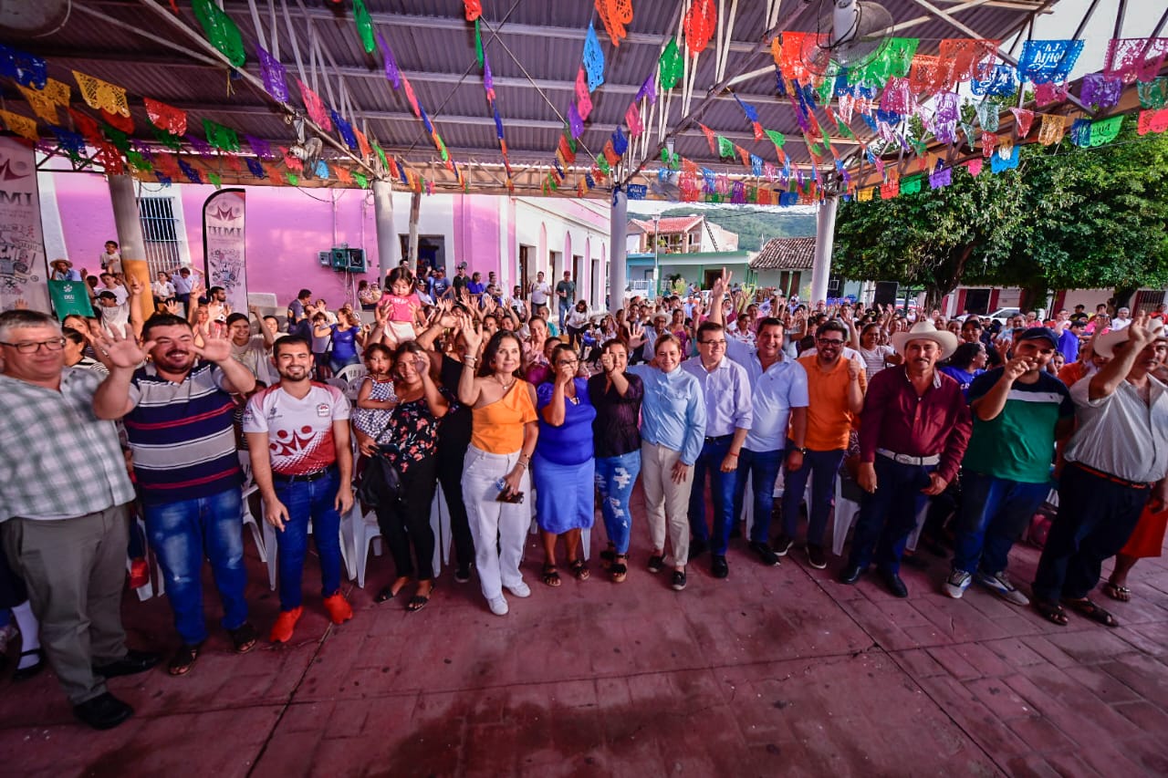 Entrega de Apoyos en la Sindicatura de la Noria.