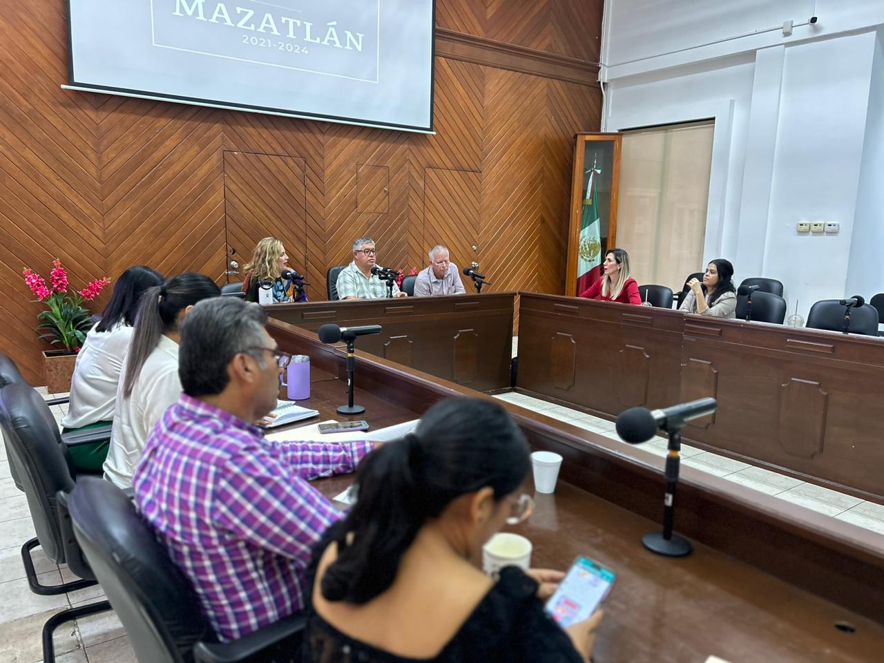 Se lleva a cabo el informe del estado actual del Hospital Margarita Maza de Juárez.