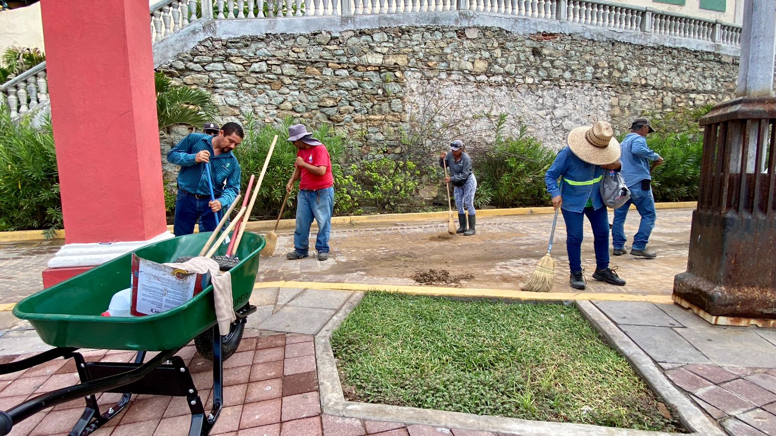 Barrido y lavado especial para el centro histórico.
