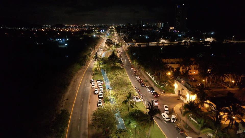 Con una inversión de 80 millones de pesos se inauguró la segunda etapa de alumbrado público en la avenida Sábalo-Cerritos