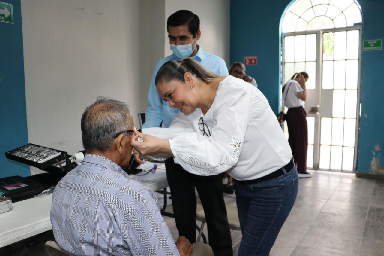 Gobierno Municipal, DIF Mazatlán y Clínica Oftavisión continúan con la campaña de entrega de lentes gratuitos