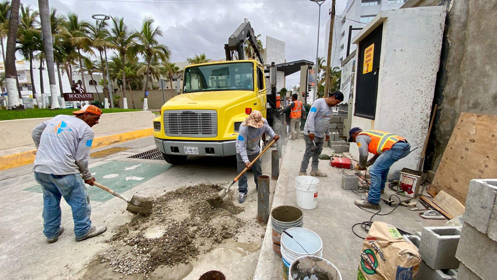 Obras públicas trabaja de manera intensa para mejorar los cárcamos de las Avenidas Camarón Sábalo y Sábalo Cerritos.