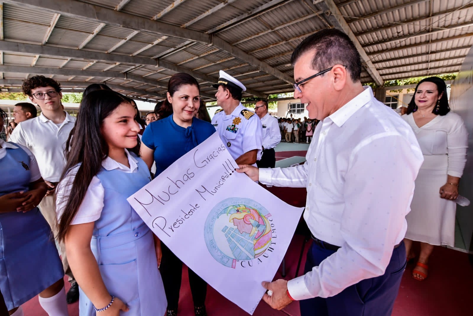 “Nosotros como Ayuntamiento estamos aportando nuestro granito de arena para las mejoras de la infraestructura educativa”, Edgar González.