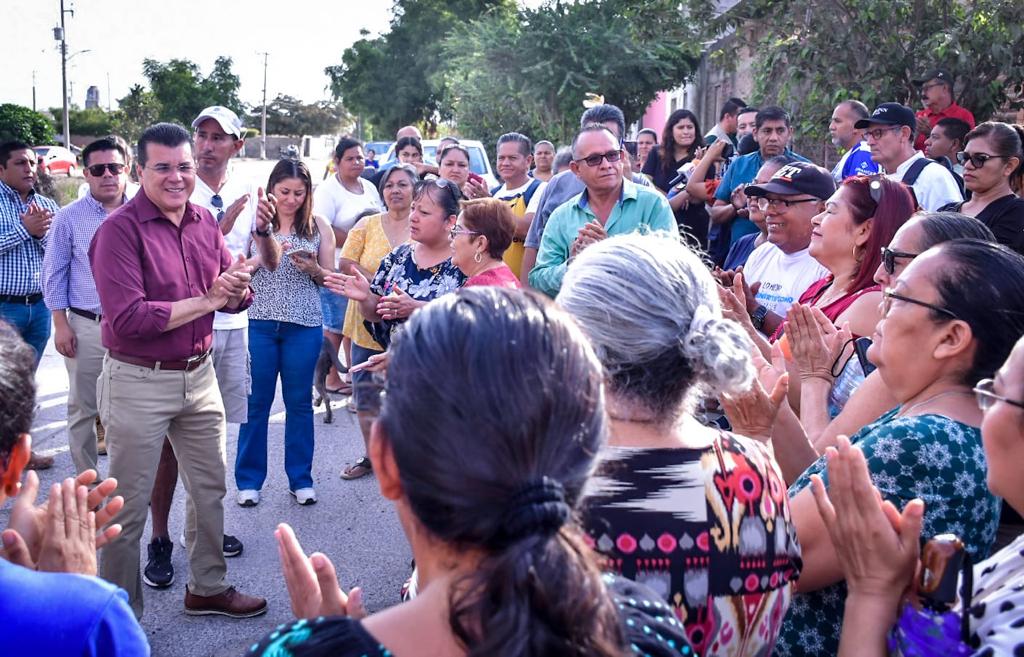 Interviene Edgar González en conflicto por intención de desviación de canal en ampliación Villa Verde; concilia entre vecinos y constructora