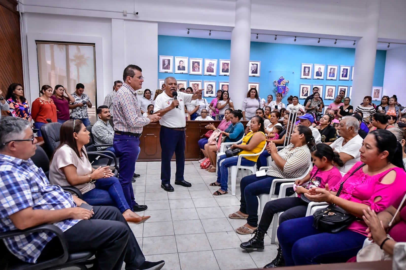 Gobierno de Mazatlán trabaja de la mano con el MASS para mejorar condiciones de vida de familias desplazadas.