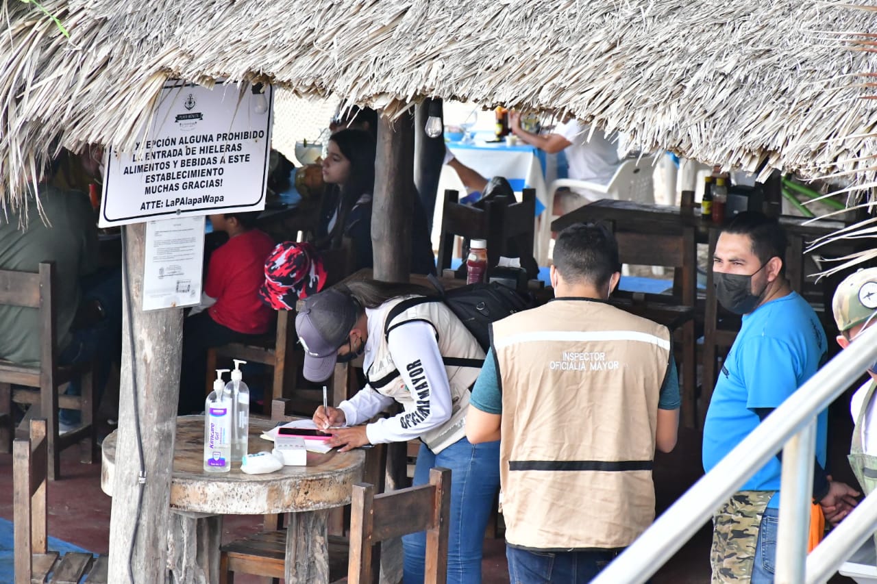 Mazatlán incrementa aforos al 80 % en establecimientos.