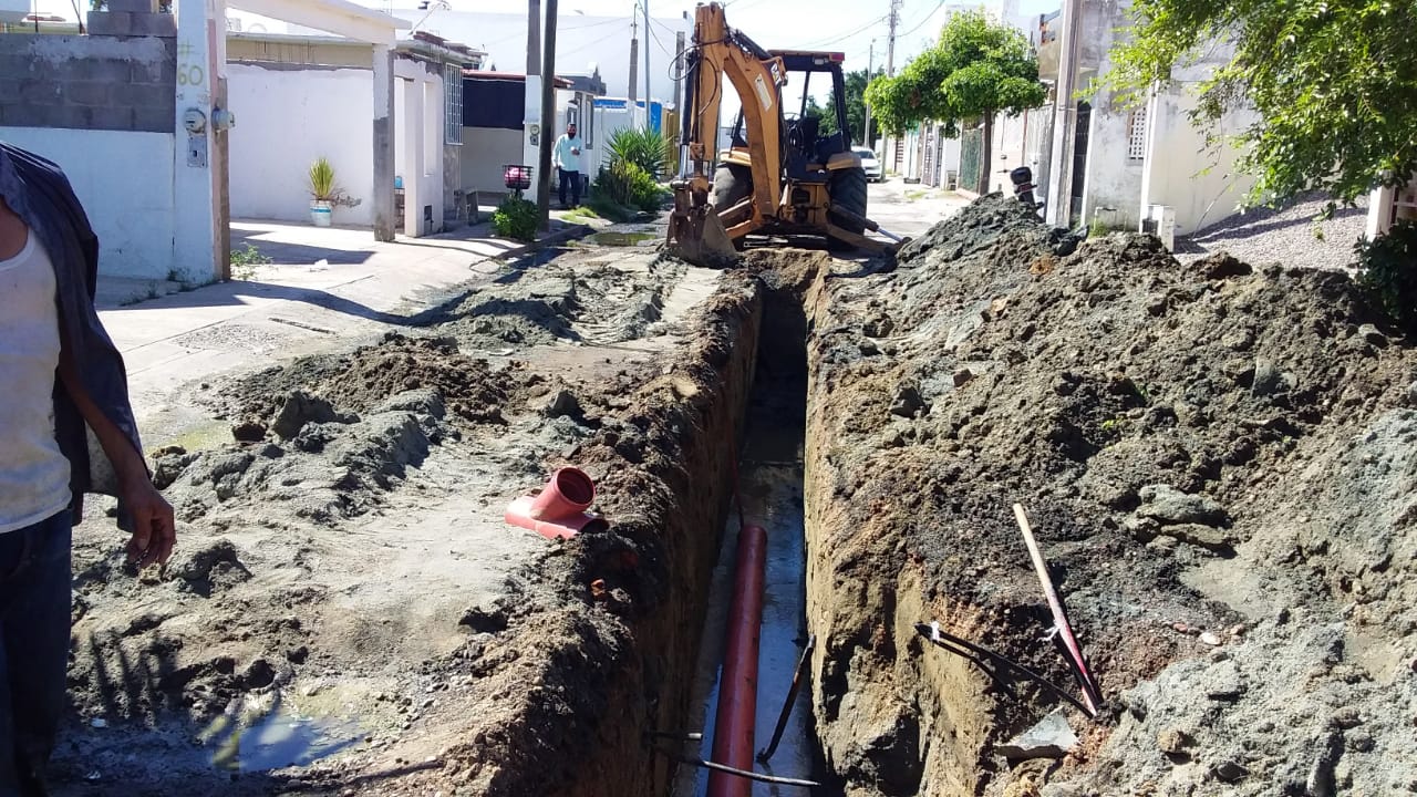 Gobierno Municipal atiende problemática en San Joaquín e inicia rehabilitación de red de atarjeas.