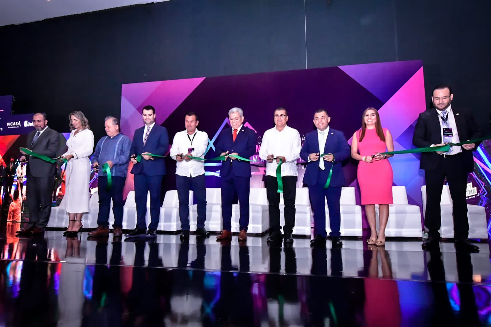 “Mazatlán alcanza niveles nunca vistos, gracias a ustedes”: Alcalde recibe a cientos de colaboradores inmobiliarios.