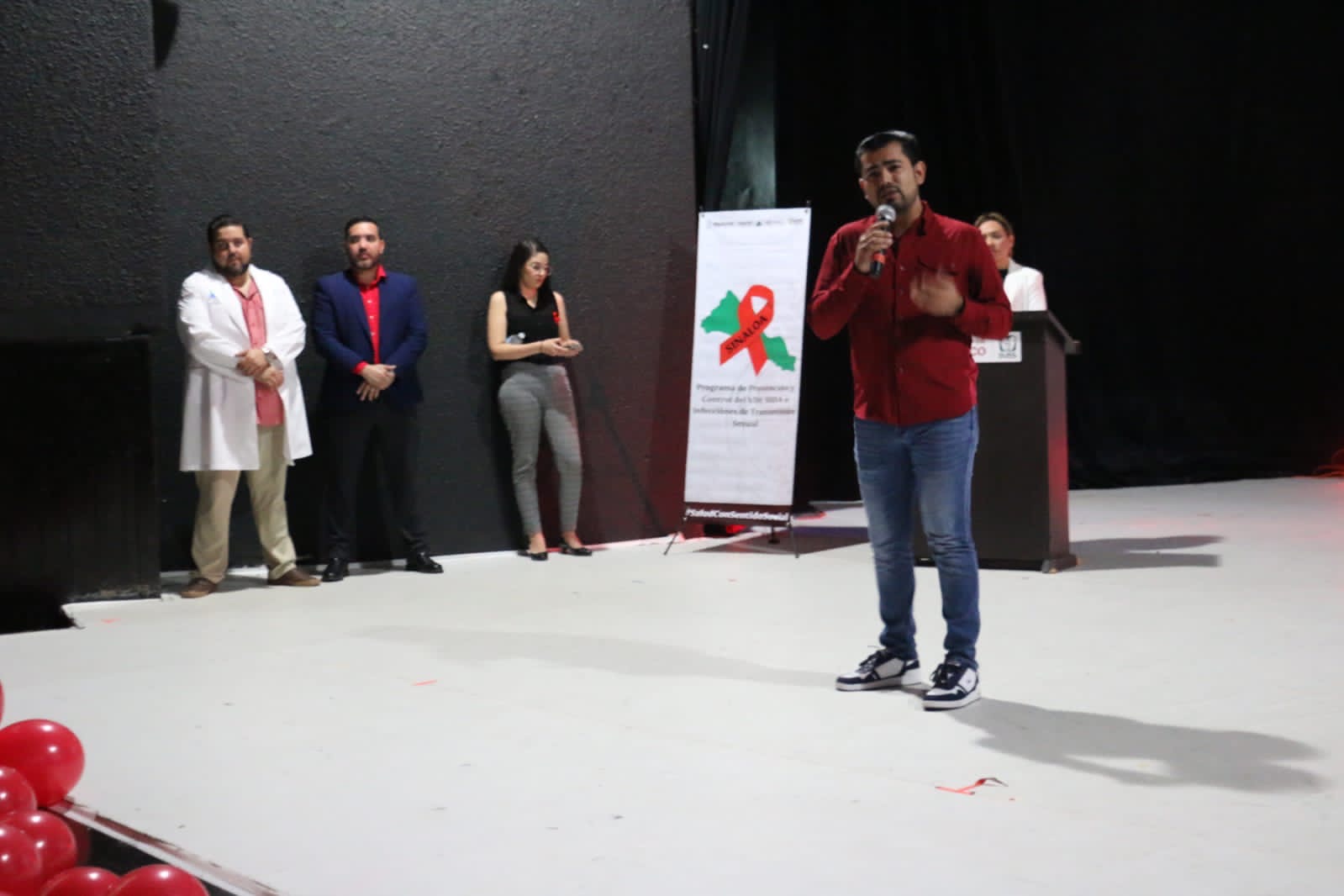 Conmemoran Día Mundial de la Lucha contra el SIDA, con ponencias.