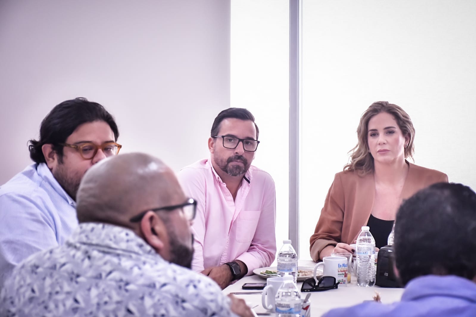 Refrenda Edgar González el diálogo abierto con todos los sectores sociales de Mazatlán.