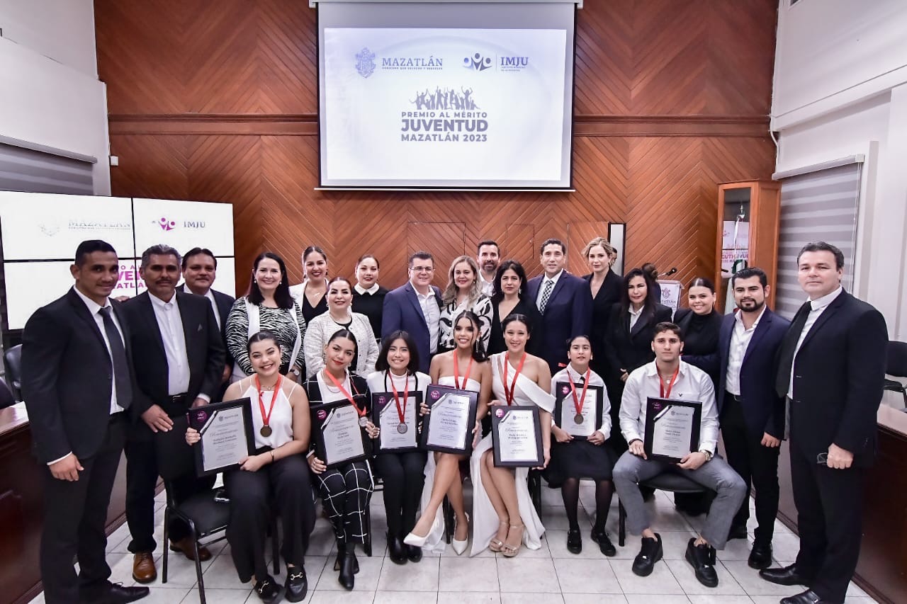Entrega Ayuntamiento el Premio al Mérito Juvenil 2023 a siete mazatlecos destacados.